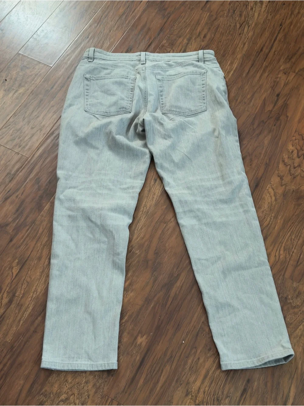 Eileen Fisher Straight-Leg Jeans in Light Grey Wash‎